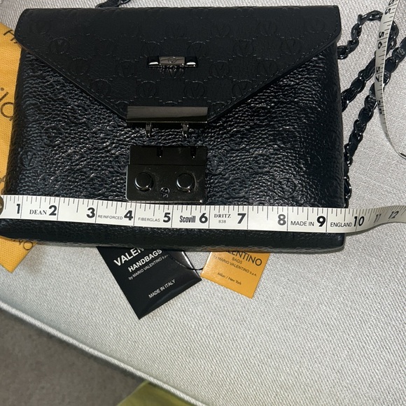 VALENTINO BY MARIO VALENTINO
Isabelle Dollaro Leather Shoulder Bag - Picture 9 of 10